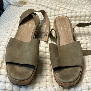 Seychelles platform heel sandal